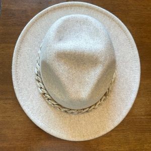 Francesca’s wide brim hat